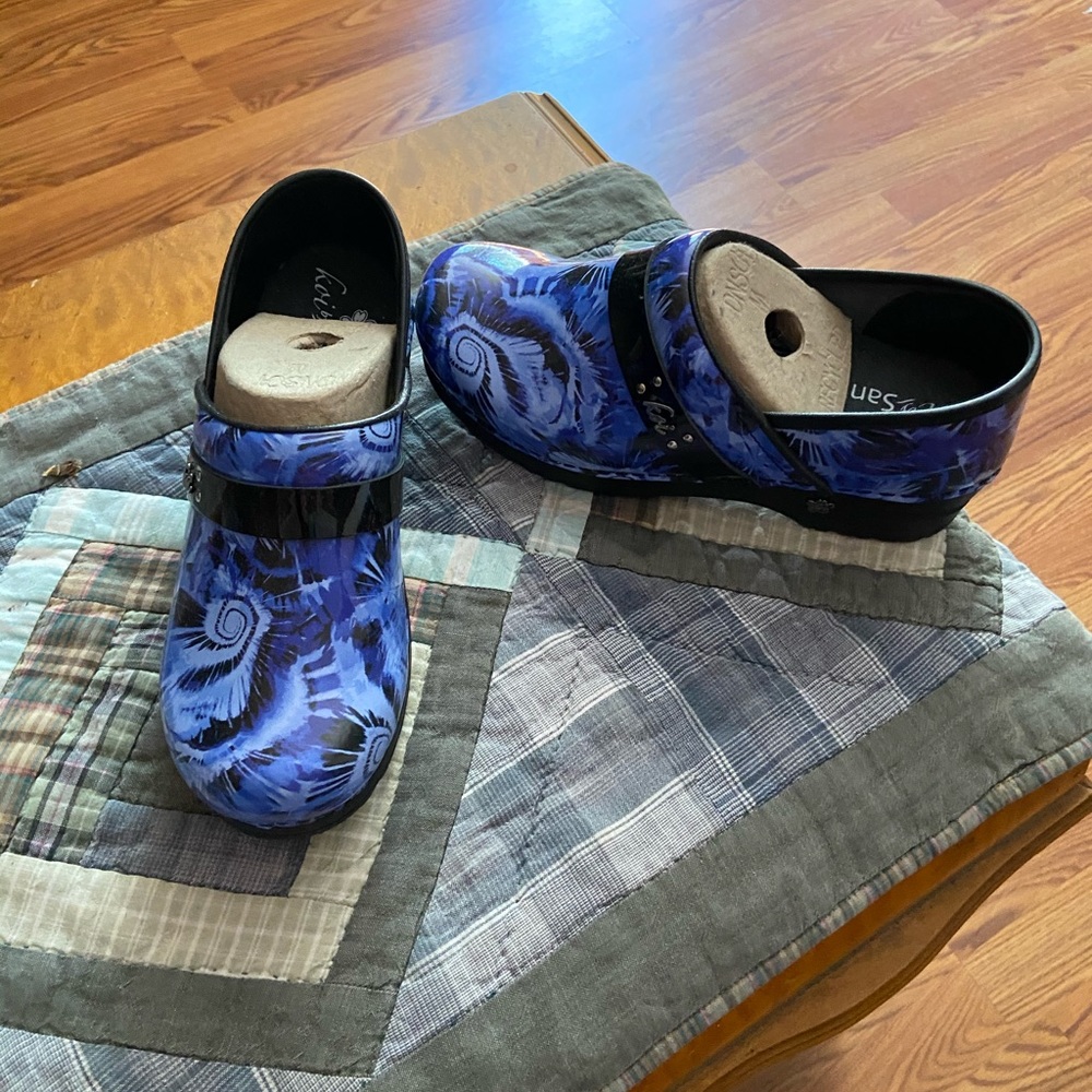 Sanita clogs